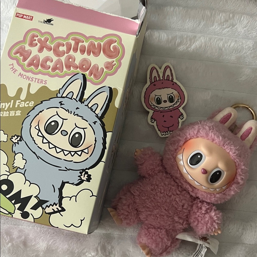 Exciting Macaron Pink pop mart LABUBU real authentic